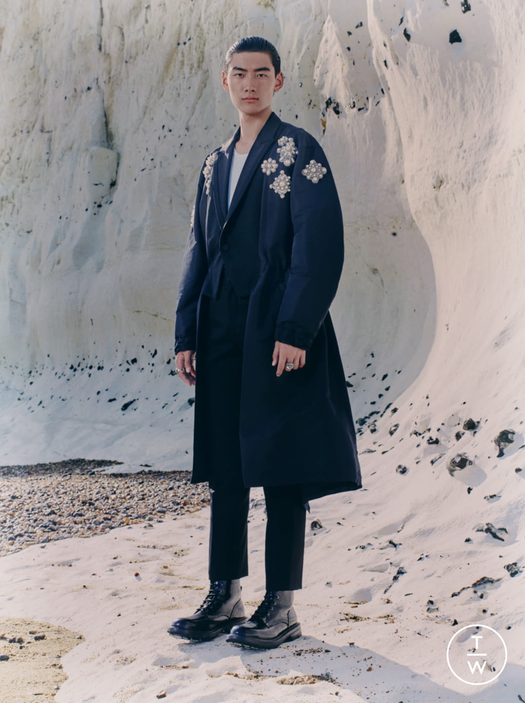 Fashion Week London Spring/Summer 2021 look 23 from the Alexander McQueen collection menswear