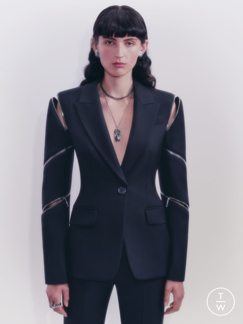 Fashion Week London Resort 2022 look 1 from the Alexander McQueen collection womenswear