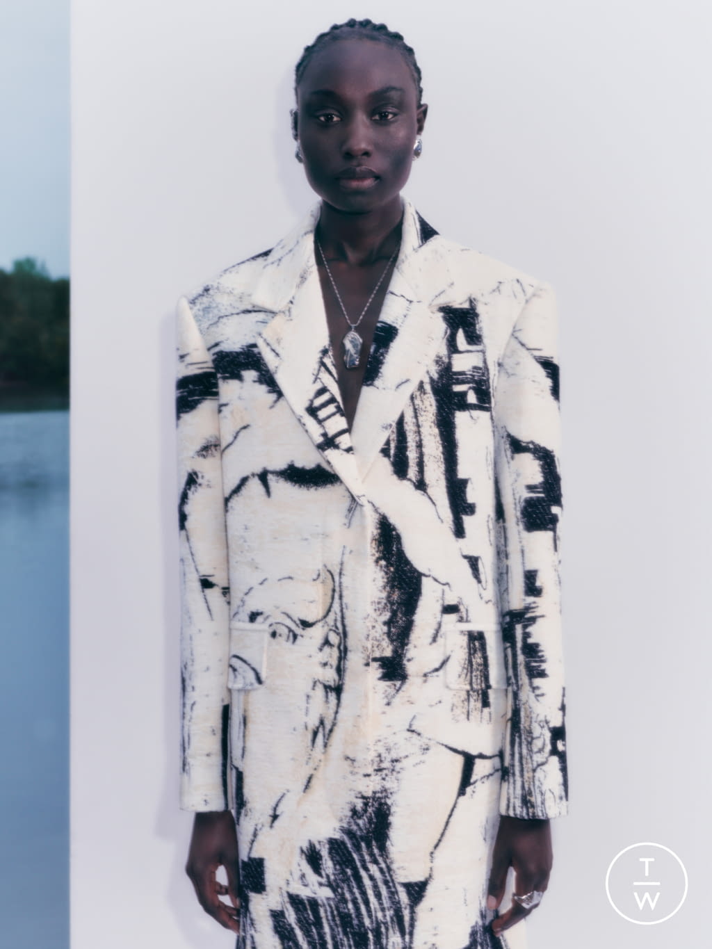 Fashion Week London Resort 2022 look 14 from the Alexander McQueen collection womenswear