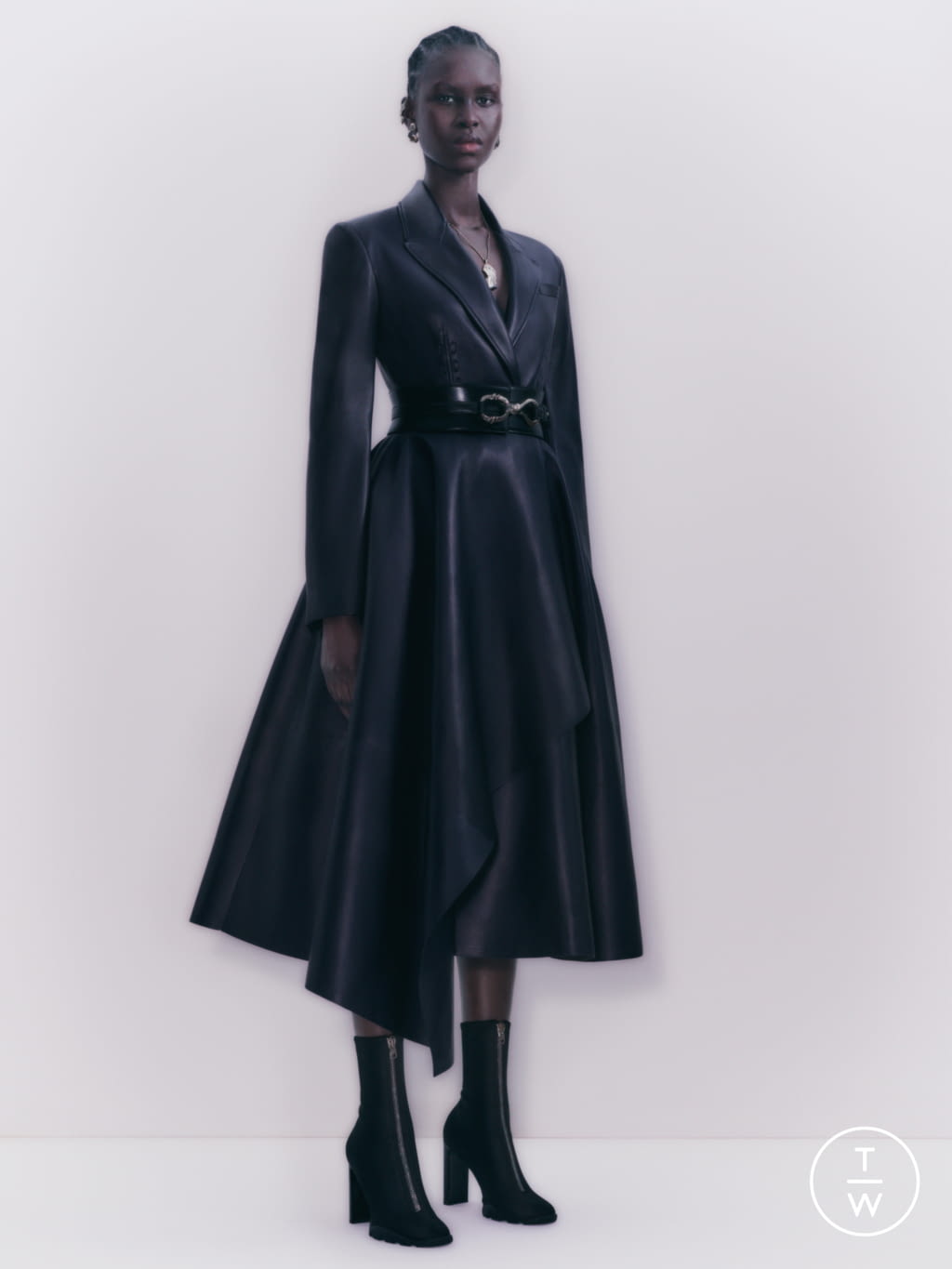 Fashion Week London Resort 2022 look 16 de la collection Alexander McQueen womenswear