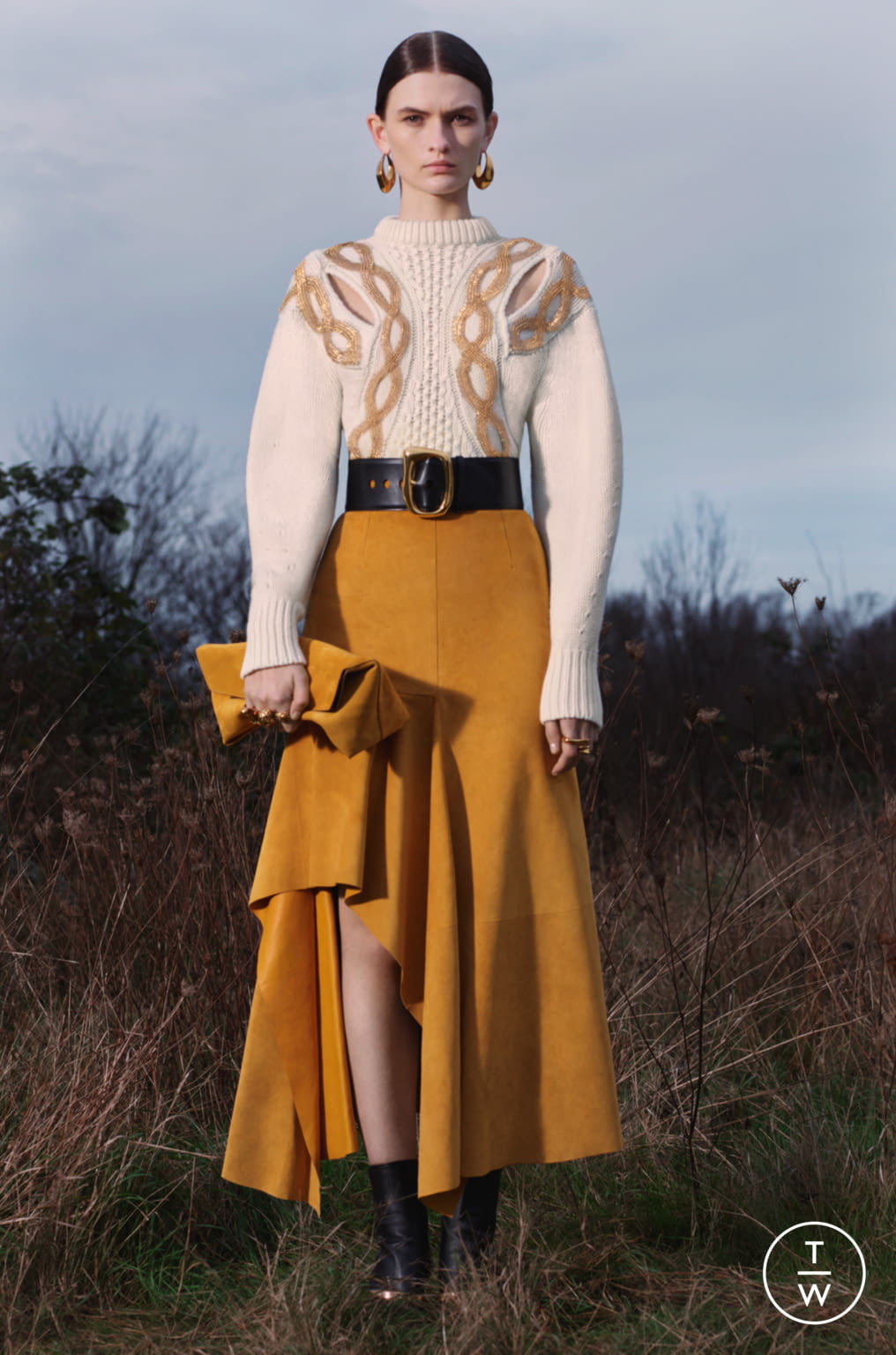 Fashion Week London Pre-Fall 2020 look 9 from the Alexander McQueen collection womenswear