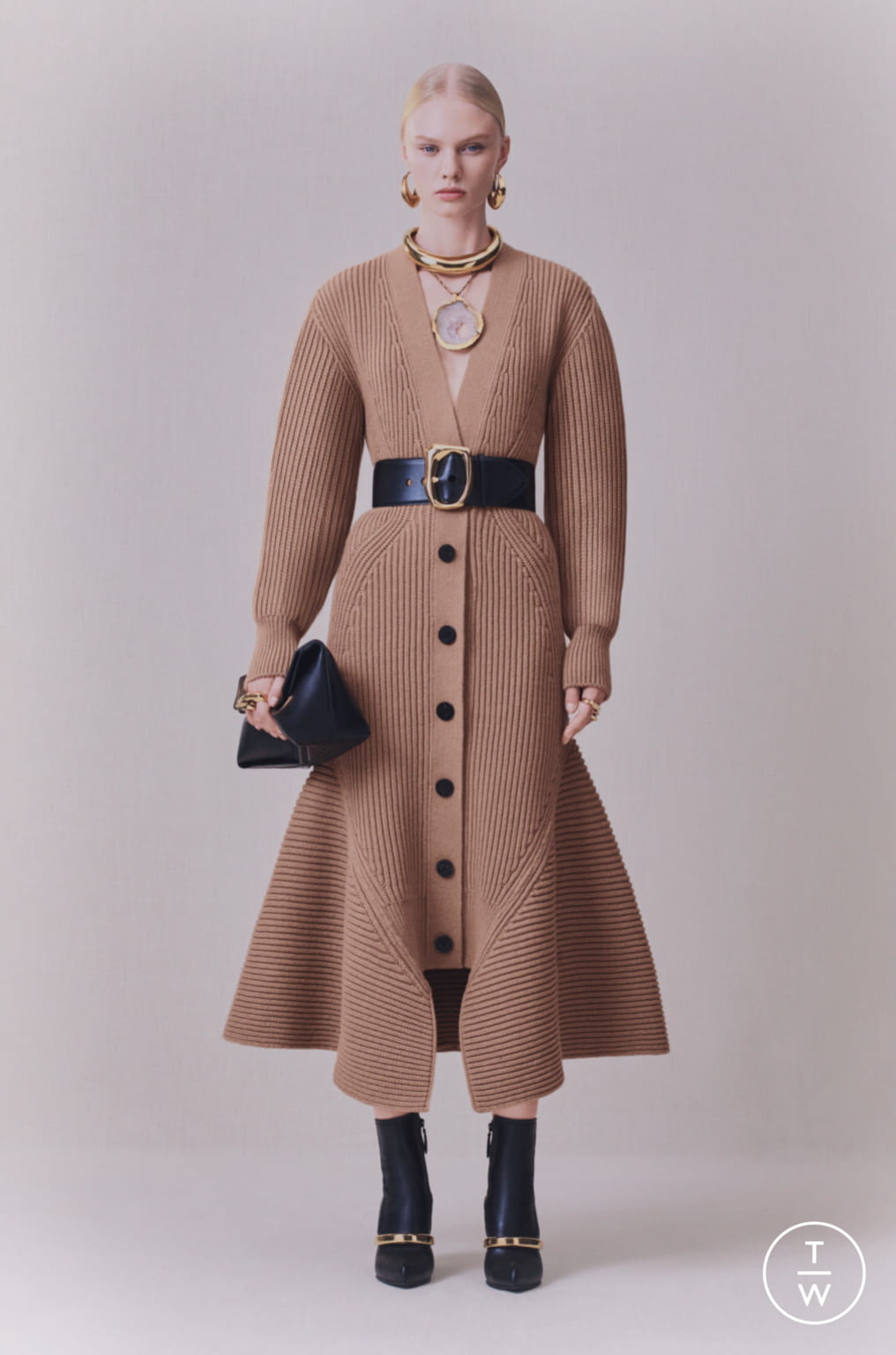 Fashion Week London Pre-Fall 2020 look 13 from the Alexander McQueen collection womenswear