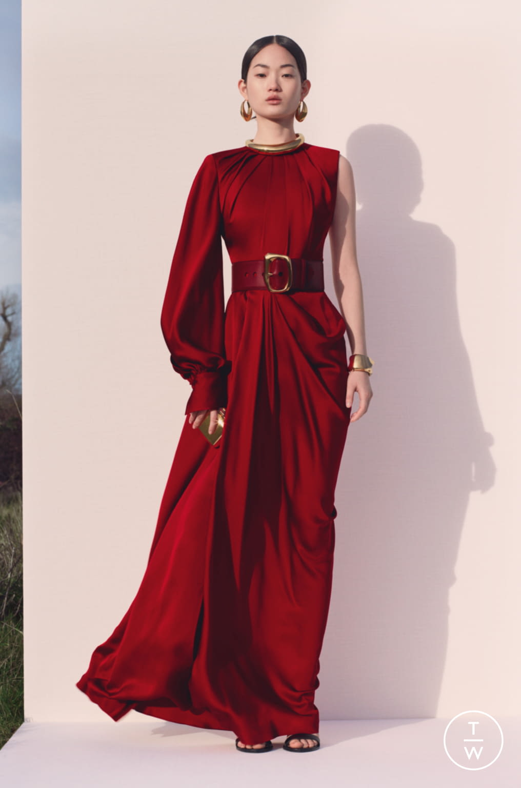 Fashion Week London Pre-Fall 2020 look 33 from the Alexander McQueen collection 女装