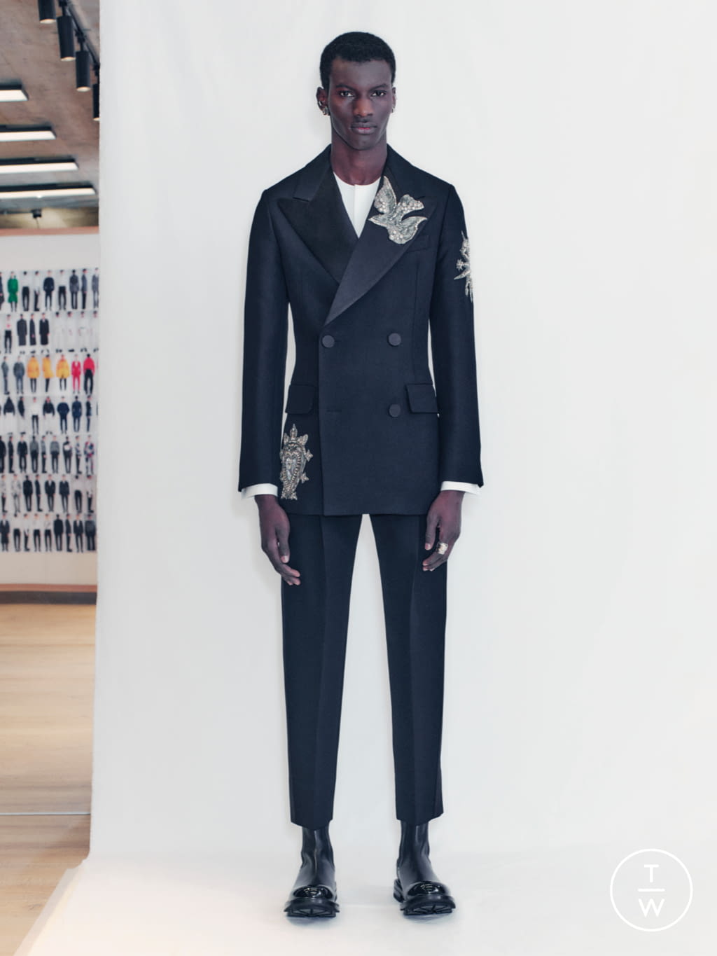 Fashion Week London Fall/Winter 2021 look 41 from the Alexander McQueen collection 男装