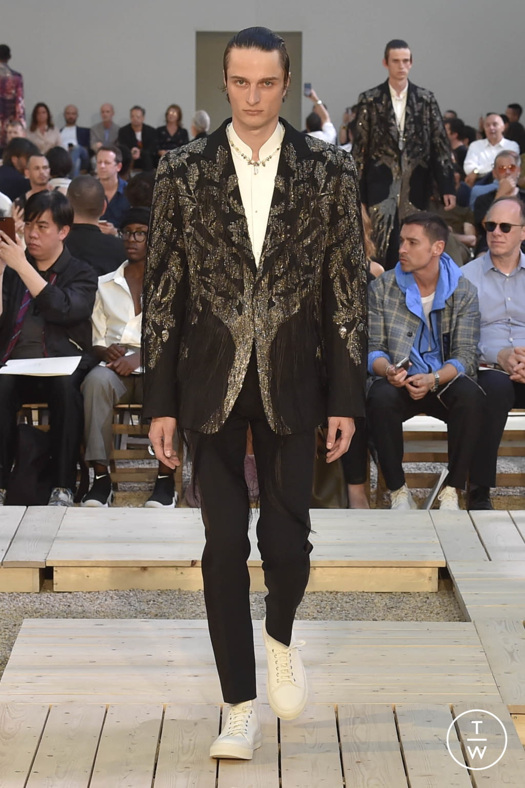 Alexander McQueen S/S 18 menswear #38 - The Fashion Search Engine - TAGWALK