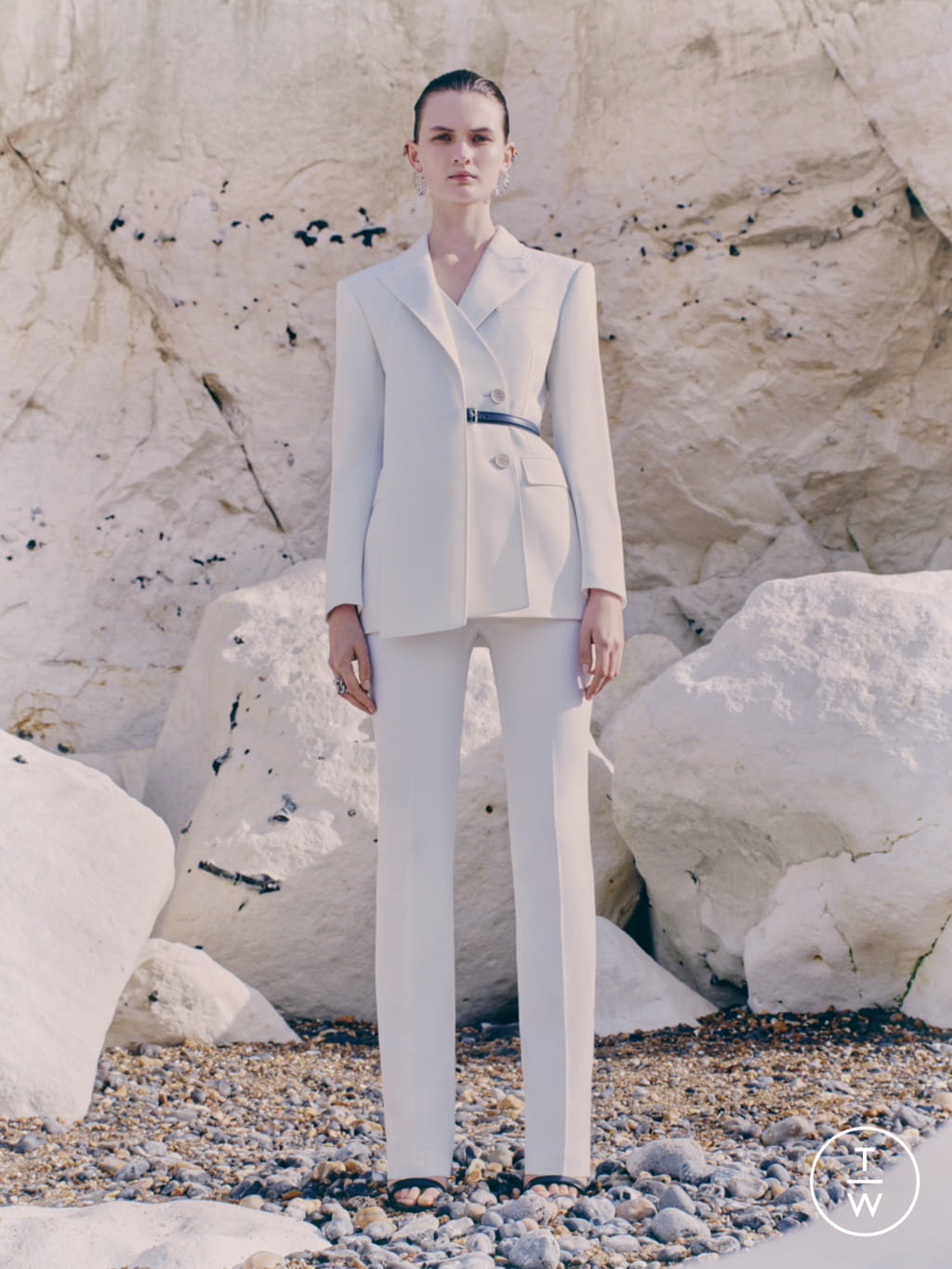 Fashion Week Paris Resort 2021 look 6 from the Alexander McQueen collection womenswear