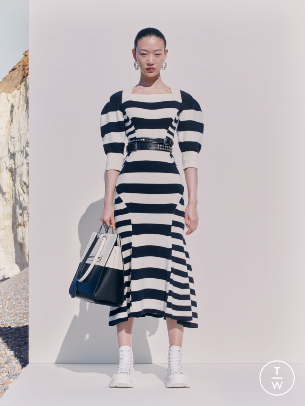 Fashion Week Paris Resort 2021 look 12 from the Alexander McQueen collection womenswear
