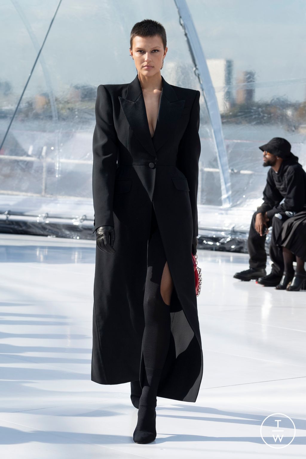 Fashion Week London Spring/Summer 2023 look 9 from the Alexander McQueen collection womenswear