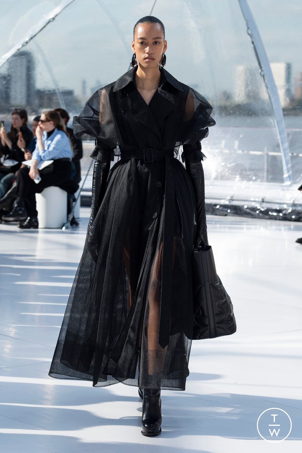 Fashion Week London Spring/Summer 2023 look 21 de la collection Alexander McQueen womenswear