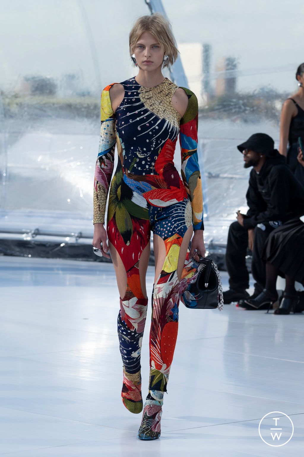 Fashion Week London Spring/Summer 2023 look 29 from the Alexander McQueen collection 女装