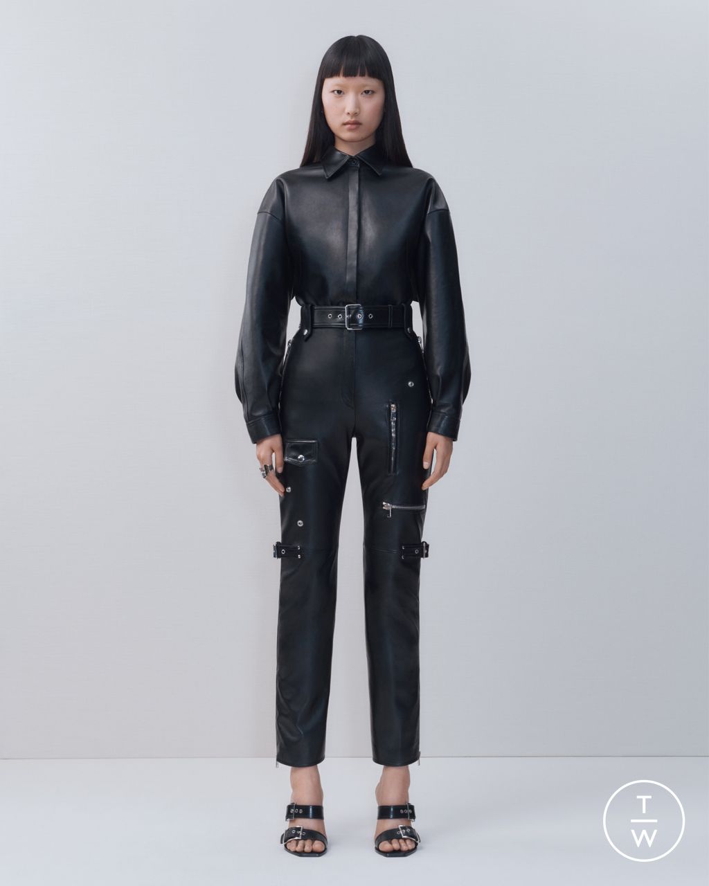 Fashion Week Paris Pre-Fall 2022 look 9 from the Alexander McQueen collection 女装