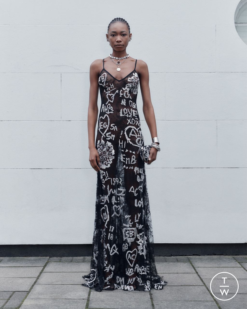 Fashion Week Paris Pre-Fall 2022 look 31 from the Alexander McQueen collection womenswear