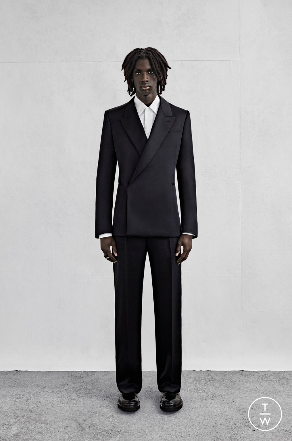 Fashion Week London Spring/Summer 2023 look 22 from the Alexander McQueen collection 男装