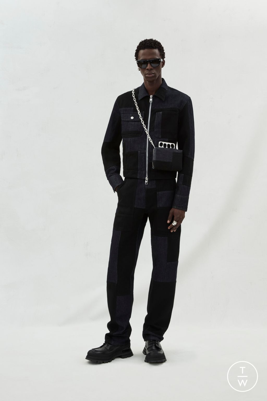 Fashion Week London Fall/Winter 2023 look 20 de la collection Alexander McQueen menswear
