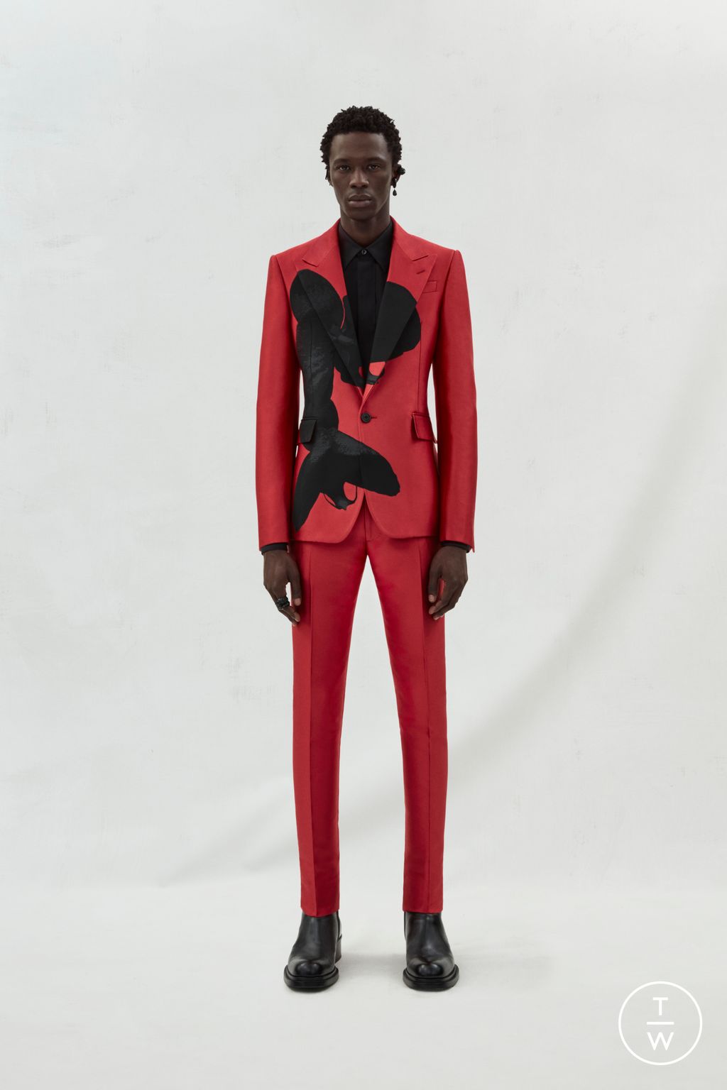 Fashion Week London Fall/Winter 2023 look 29 from the Alexander McQueen collection 男装