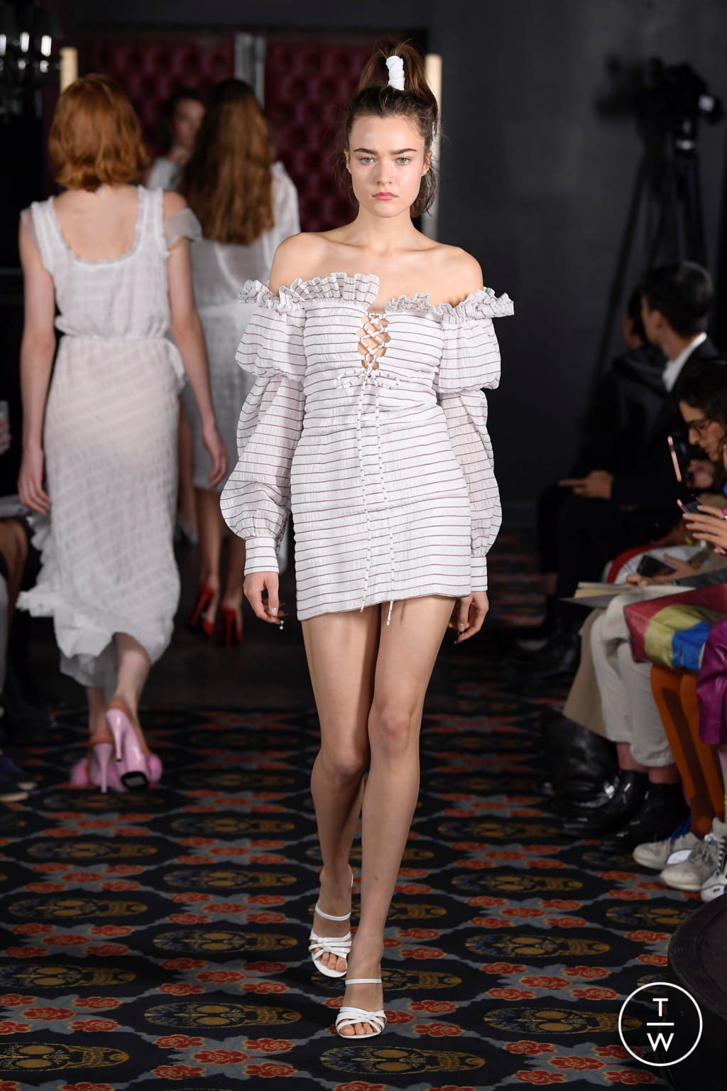 Fashion Week Paris Spring/Summer 2019 look 4 from the Jourden collection 女装