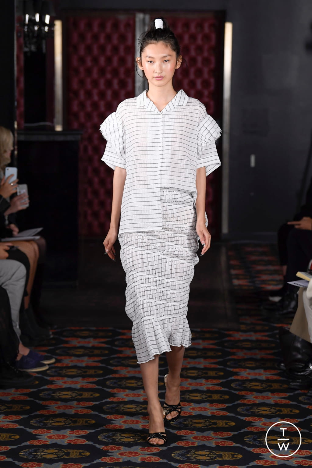 Fashion Week Paris Spring/Summer 2019 look 6 from the Jourden collection 女装