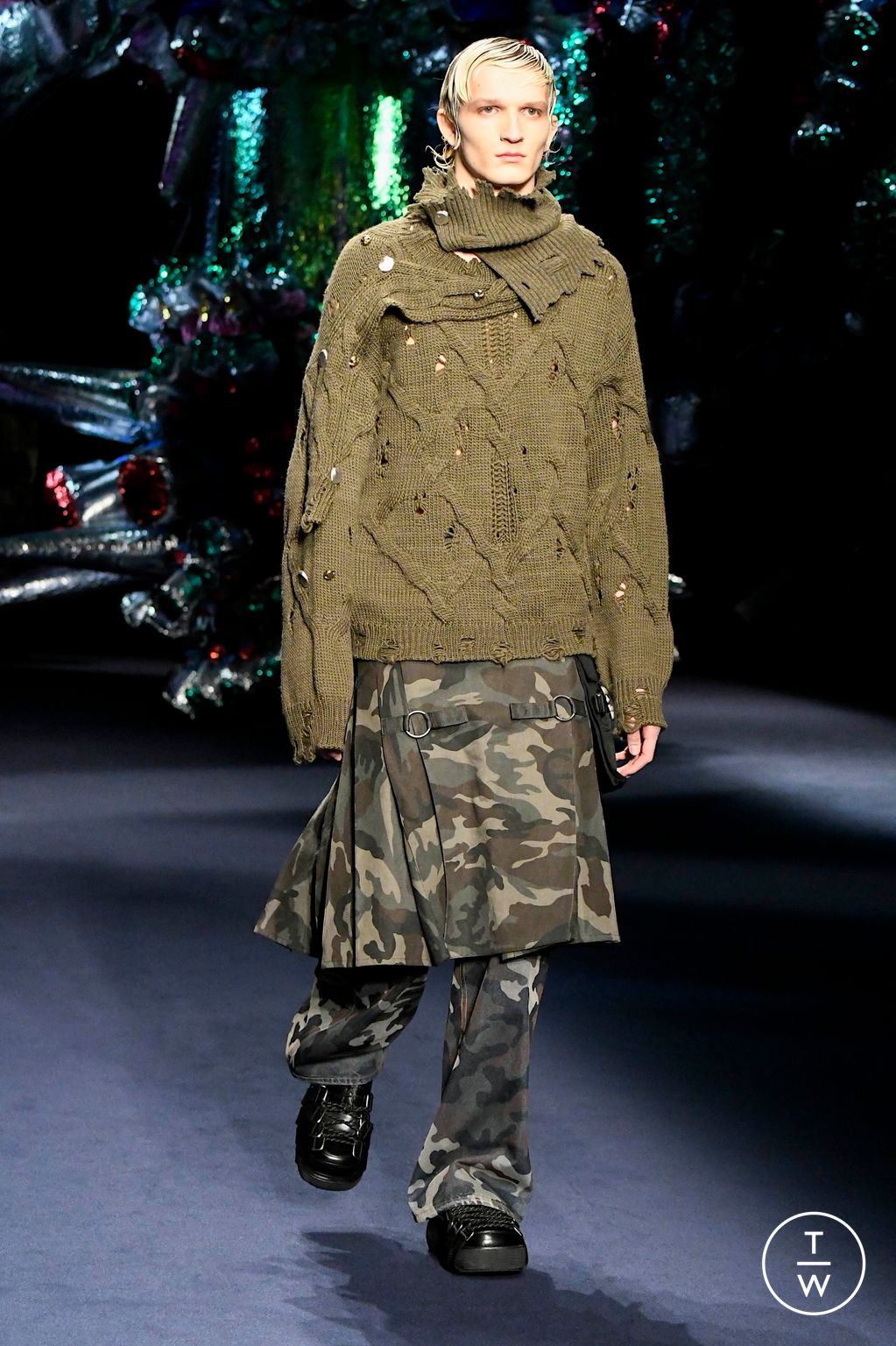 Fashion Week Milan Fall/Winter 2024 look 5 from the Andersson Bell collection 男装