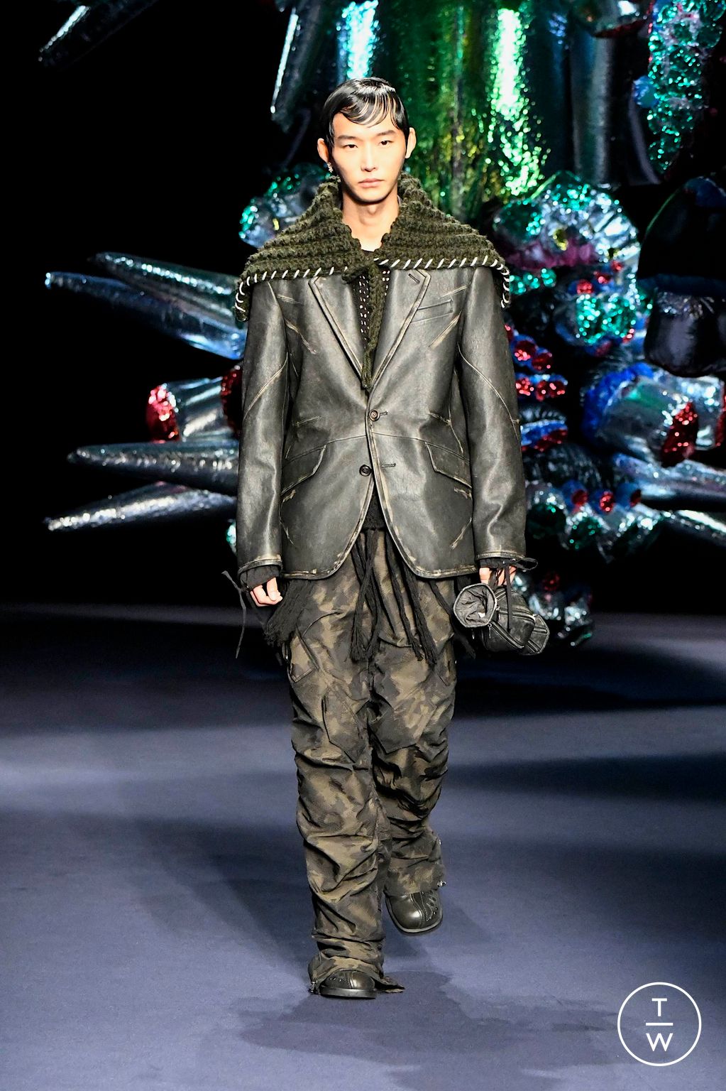 Fashion Week Milan Fall/Winter 2024 look 13 de la collection Andersson Bell menswear