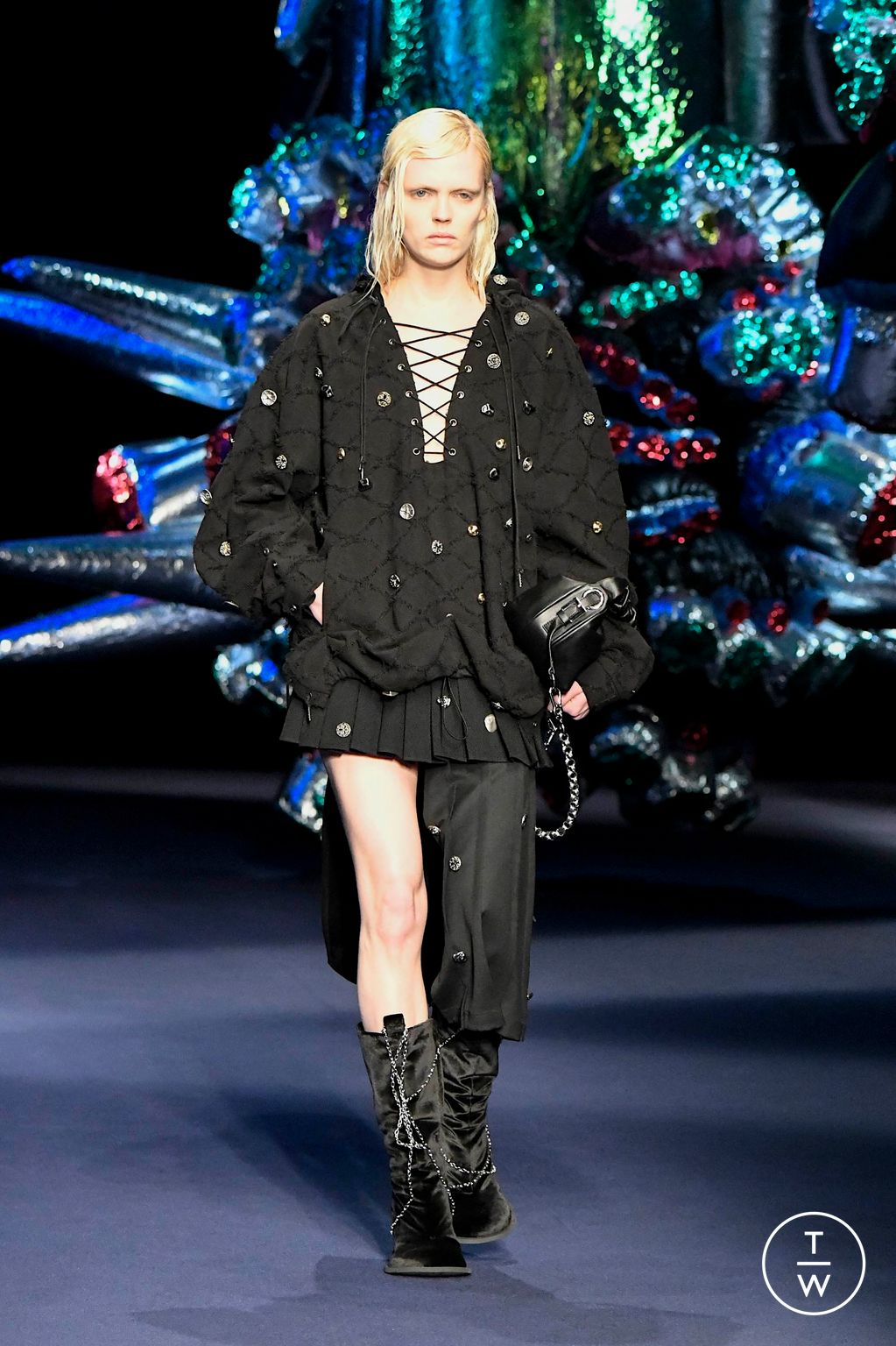 Fashion Week Milan Fall/Winter 2024 look 15 de la collection Andersson Bell menswear