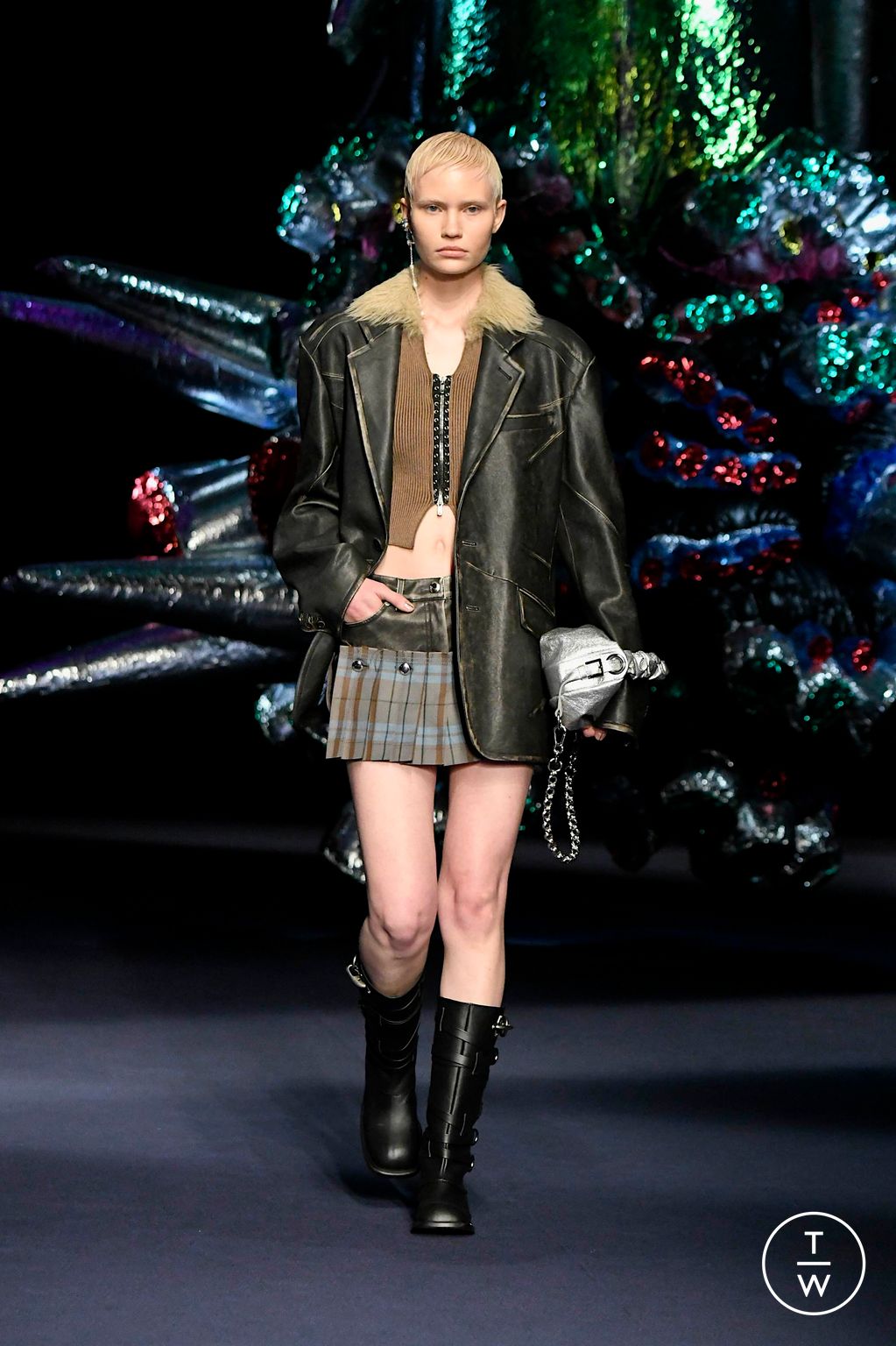 Fashion Week Milan Fall/Winter 2024 look 17 de la collection Andersson Bell menswear