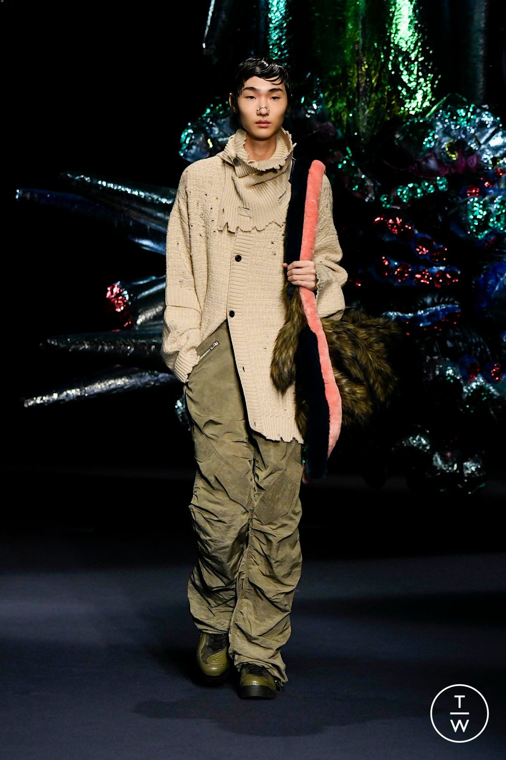 Fashion Week Milan Fall/Winter 2024 look 27 from the Andersson Bell collection 男装