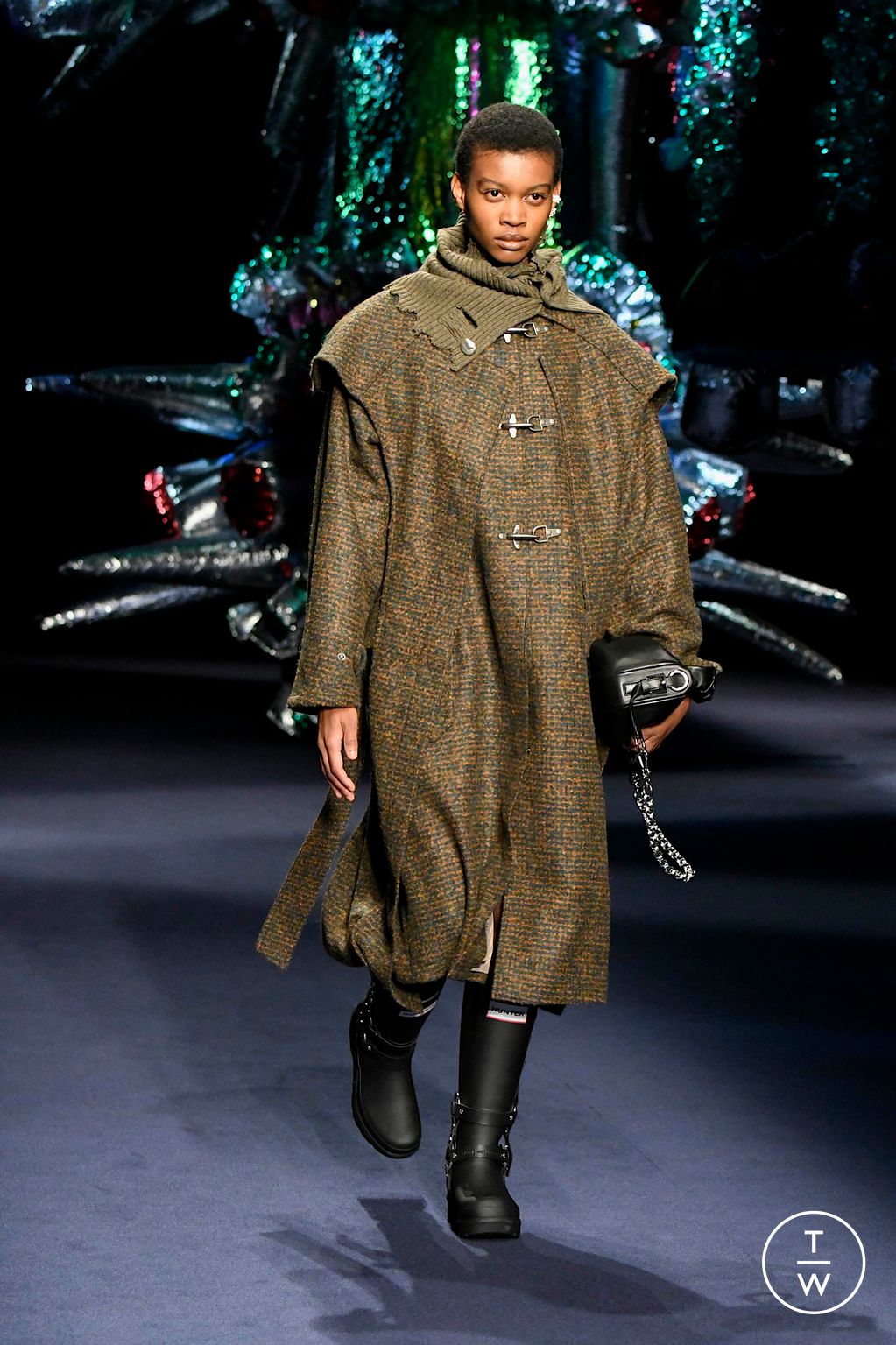Fashion Week Milan Fall/Winter 2024 look 28 de la collection Andersson Bell menswear