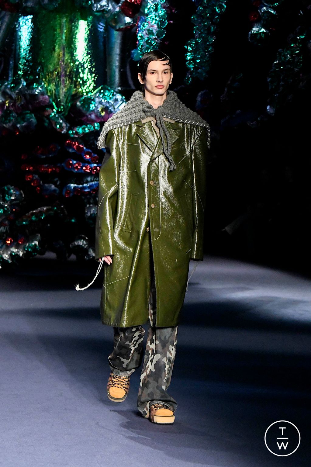 Fashion Week Milan Fall/Winter 2024 look 30 de la collection Andersson Bell menswear