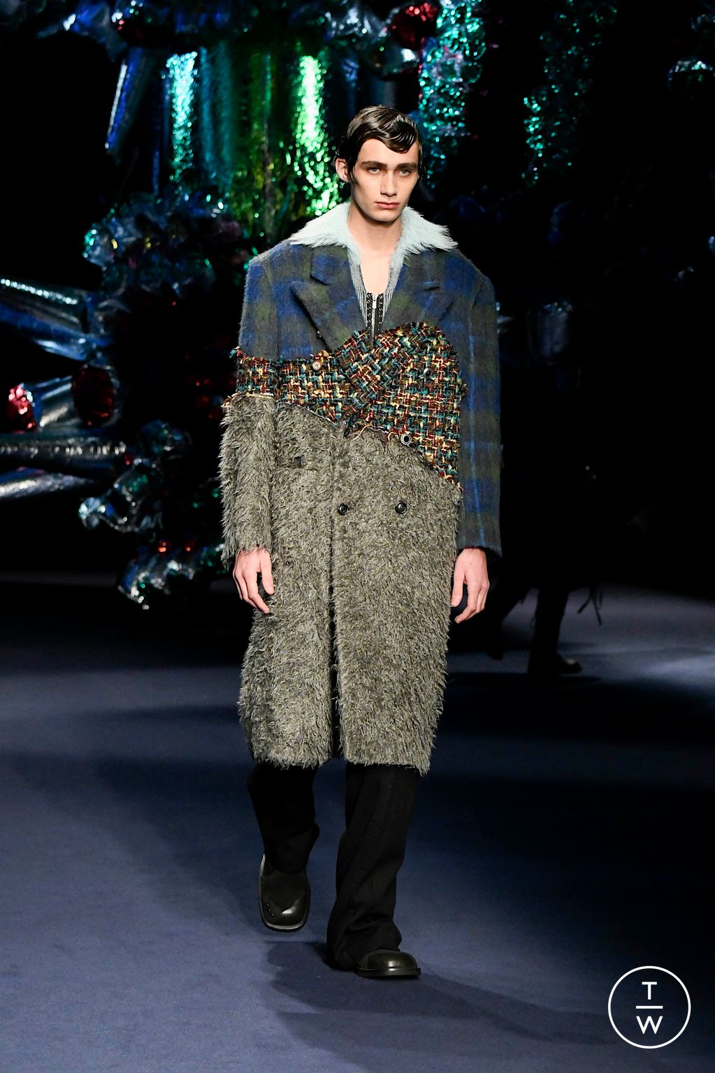 Fashion Week Milan Fall/Winter 2024 look 41 from the Andersson Bell collection 男装