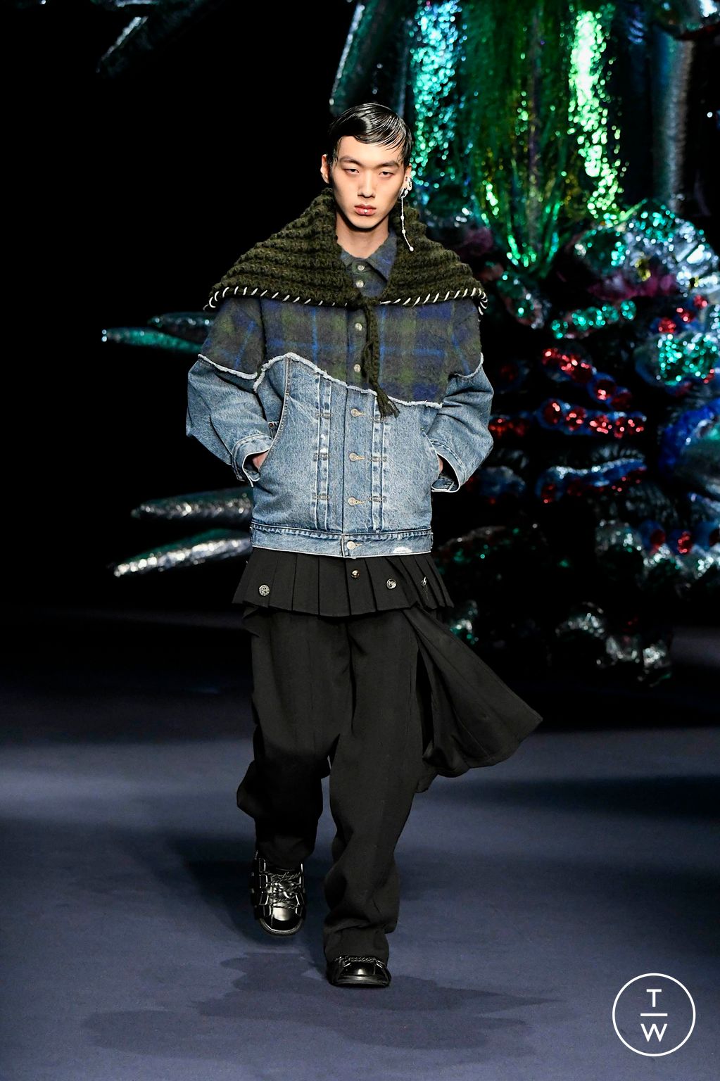 Fashion Week Milan Fall/Winter 2024 look 42 de la collection Andersson Bell menswear