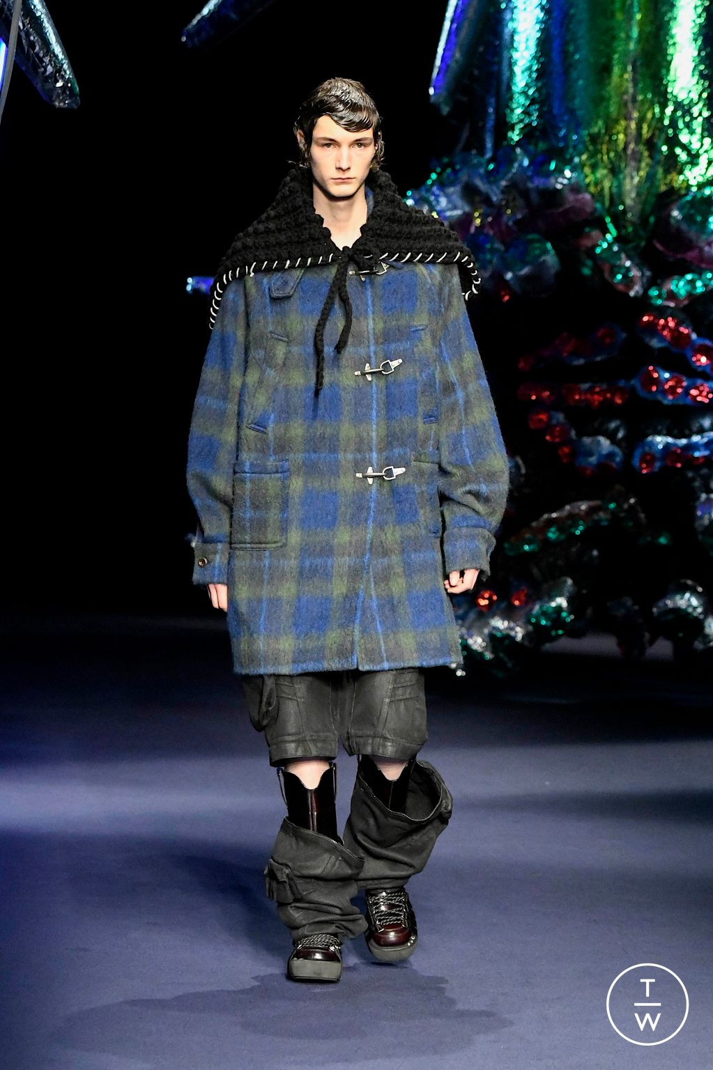 Fashion Week Milan Fall/Winter 2024 look 43 de la collection Andersson Bell menswear