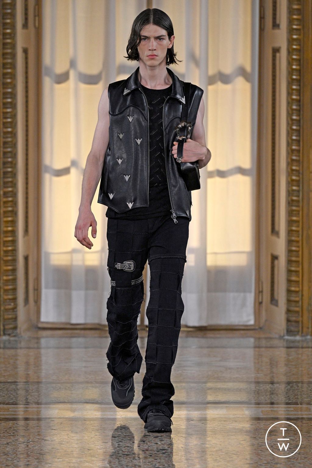 Fashion Week Milan Spring/Summer 2024 look 5 from the Andersson Bell collection 男装