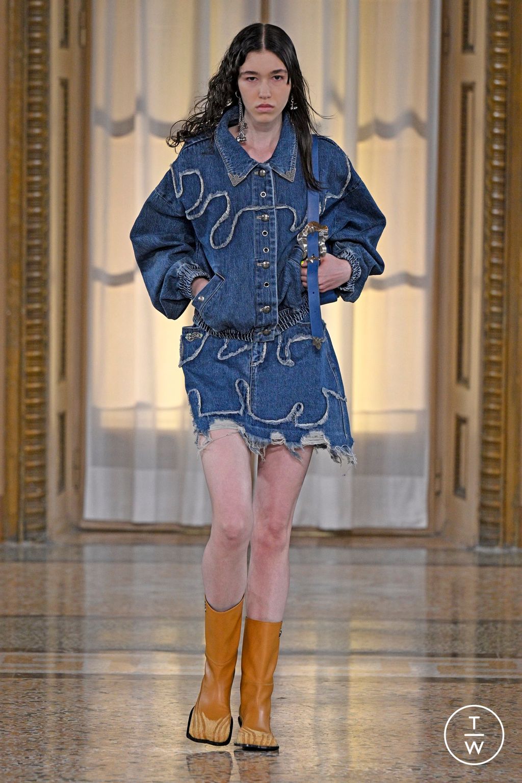 Fashion Week Milan Spring/Summer 2024 look 12 de la collection Andersson Bell menswear