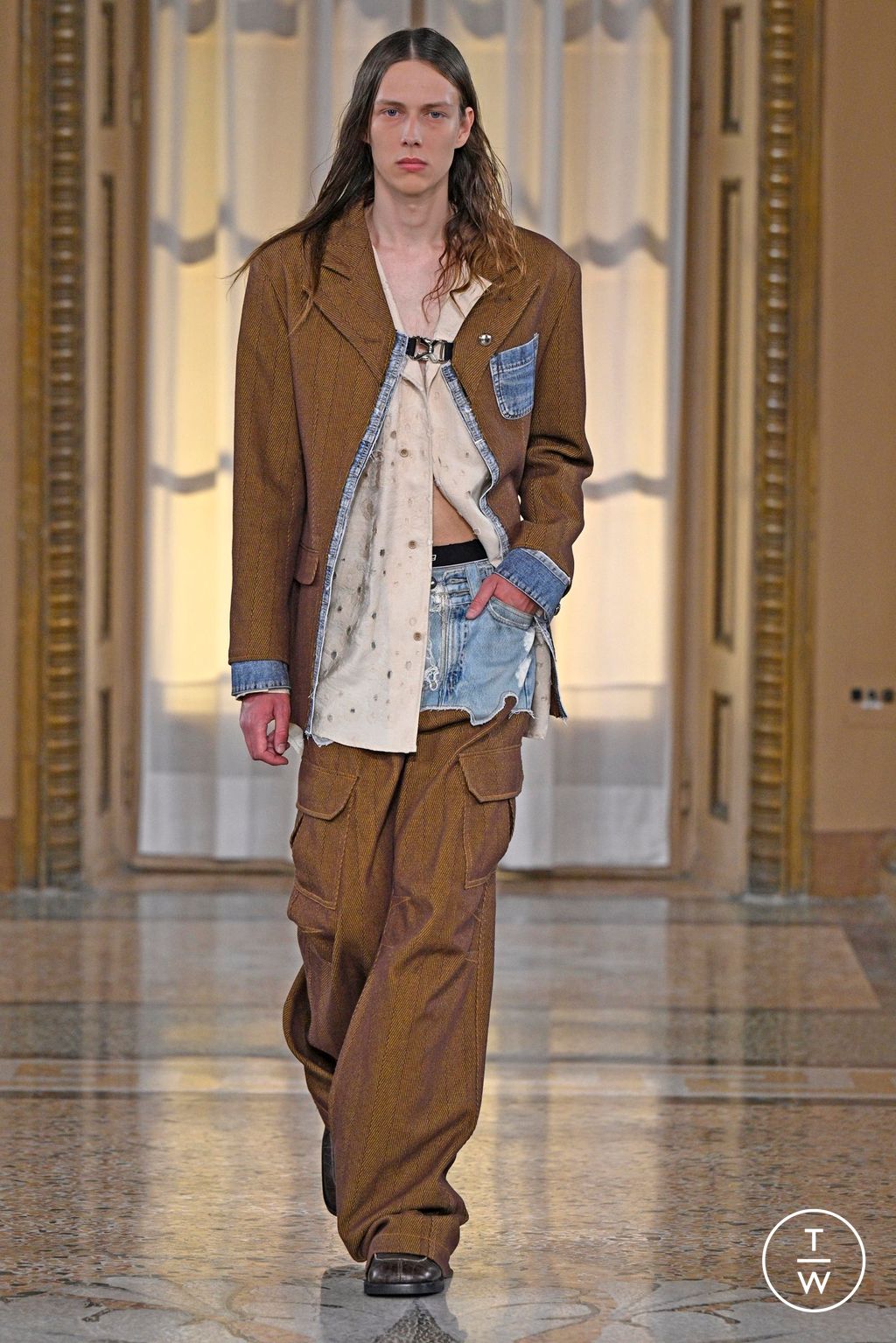 Fashion Week Milan Spring/Summer 2024 look 14 from the Andersson Bell collection 男装