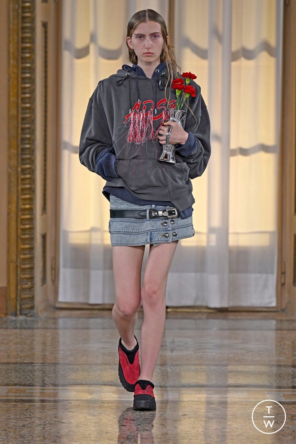 Fashion Week Milan Spring/Summer 2024 look 18 from the Andersson Bell collection 男装