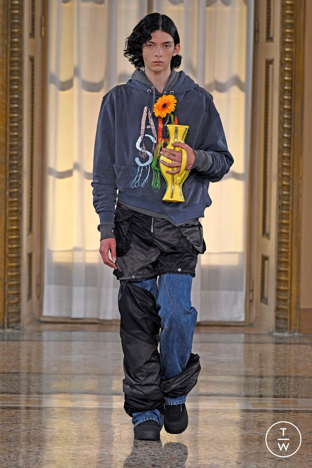 Fashion Week Milan Spring/Summer 2024 look 20 from the Andersson Bell collection menswear