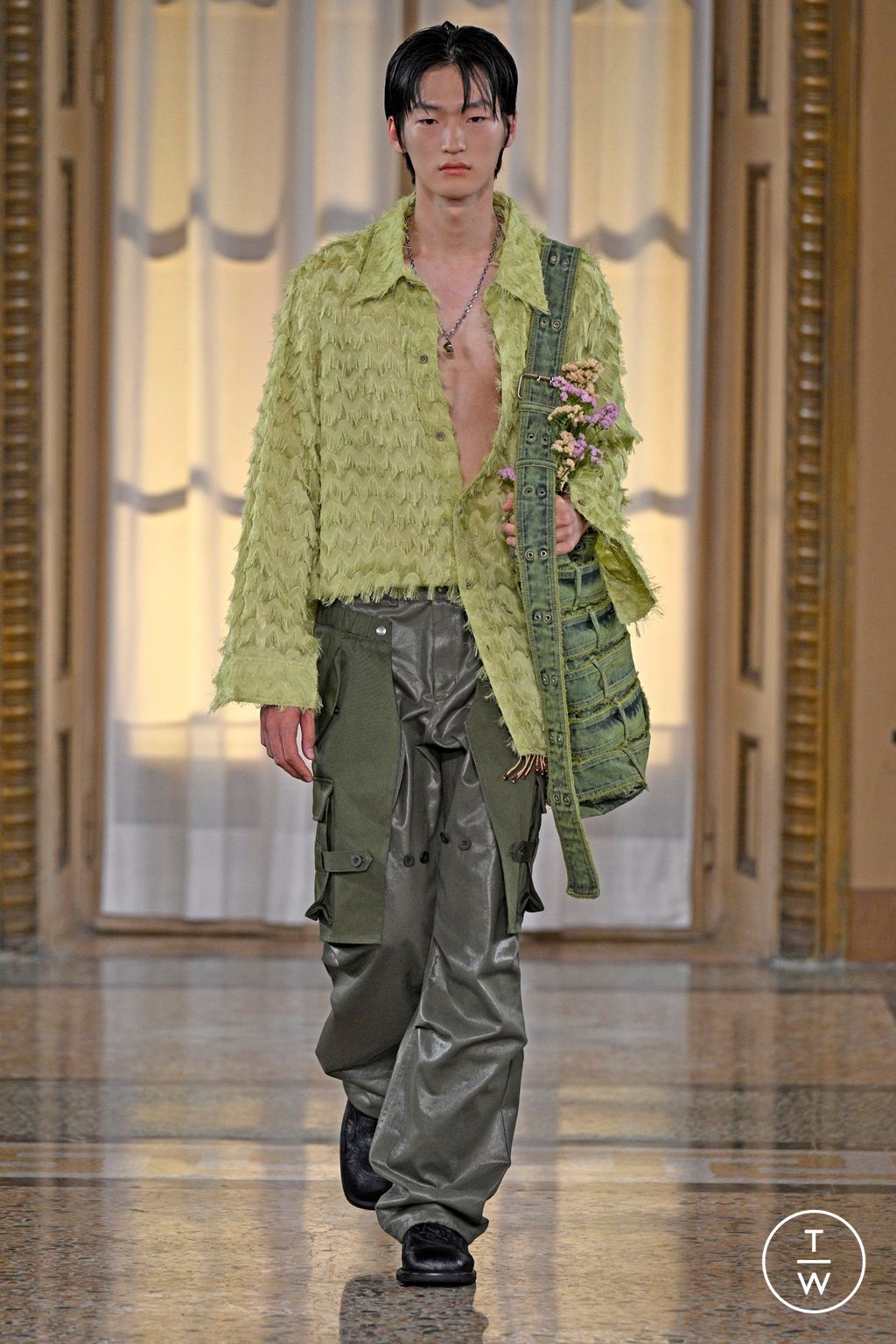 Fashion Week Milan Spring/Summer 2024 look 27 de la collection Andersson Bell menswear