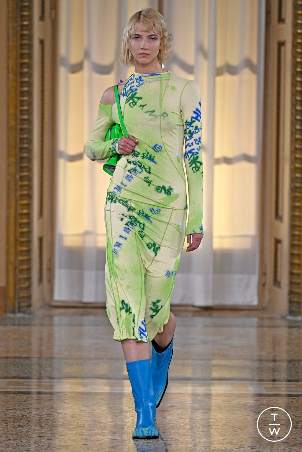 Fashion Week Milan Spring/Summer 2024 look 29 de la collection Andersson Bell menswear