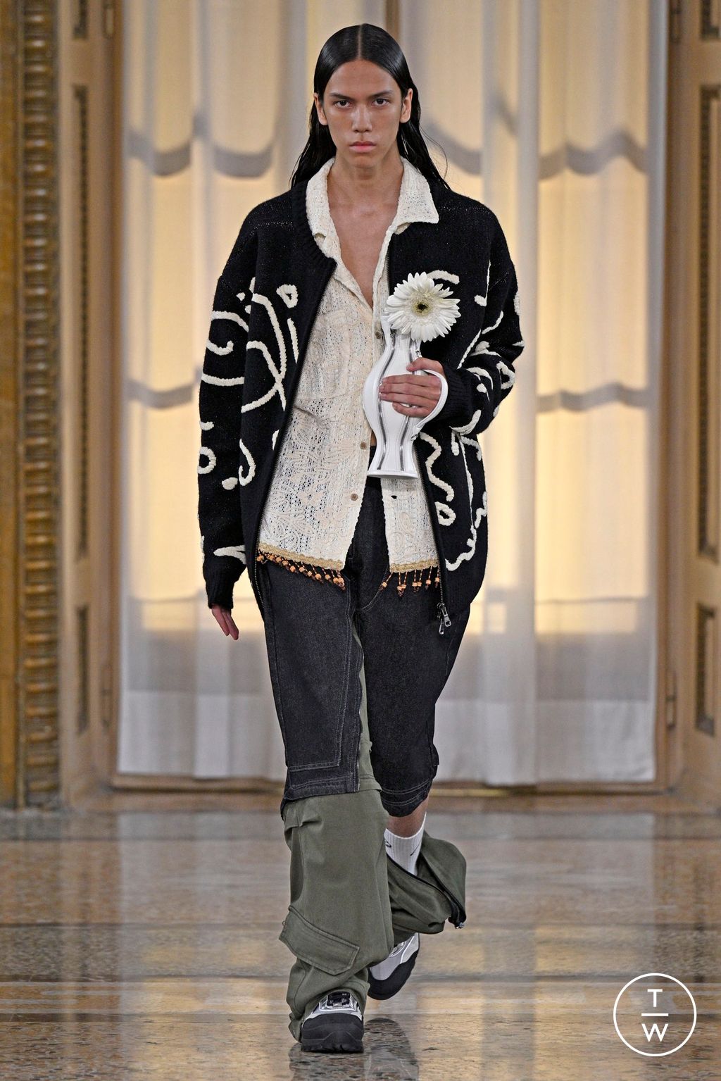Fashion Week Milan Spring/Summer 2024 look 38 from the Andersson Bell collection 男装