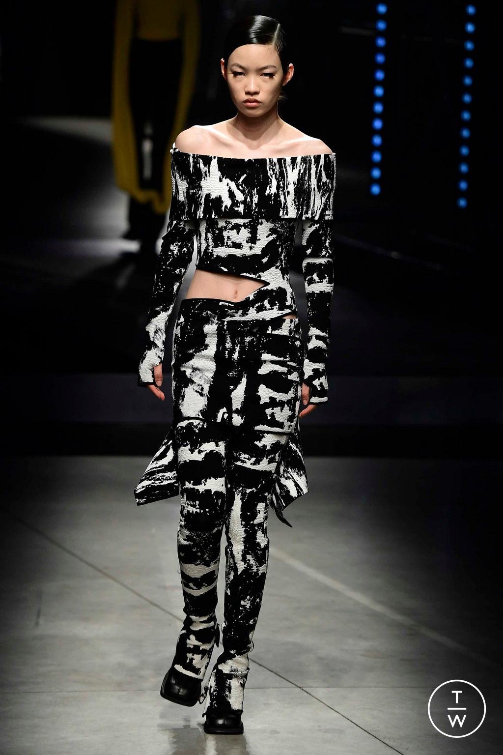 Fashion Week Milan Fall/Winter 2023 look 18 de la collection Andreadamo womenswear