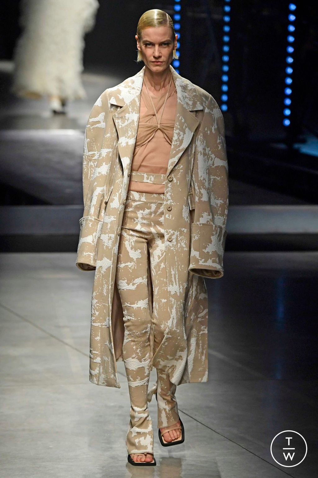 Fashion Week Milan Fall/Winter 2023 look 32 de la collection Andreadamo womenswear
