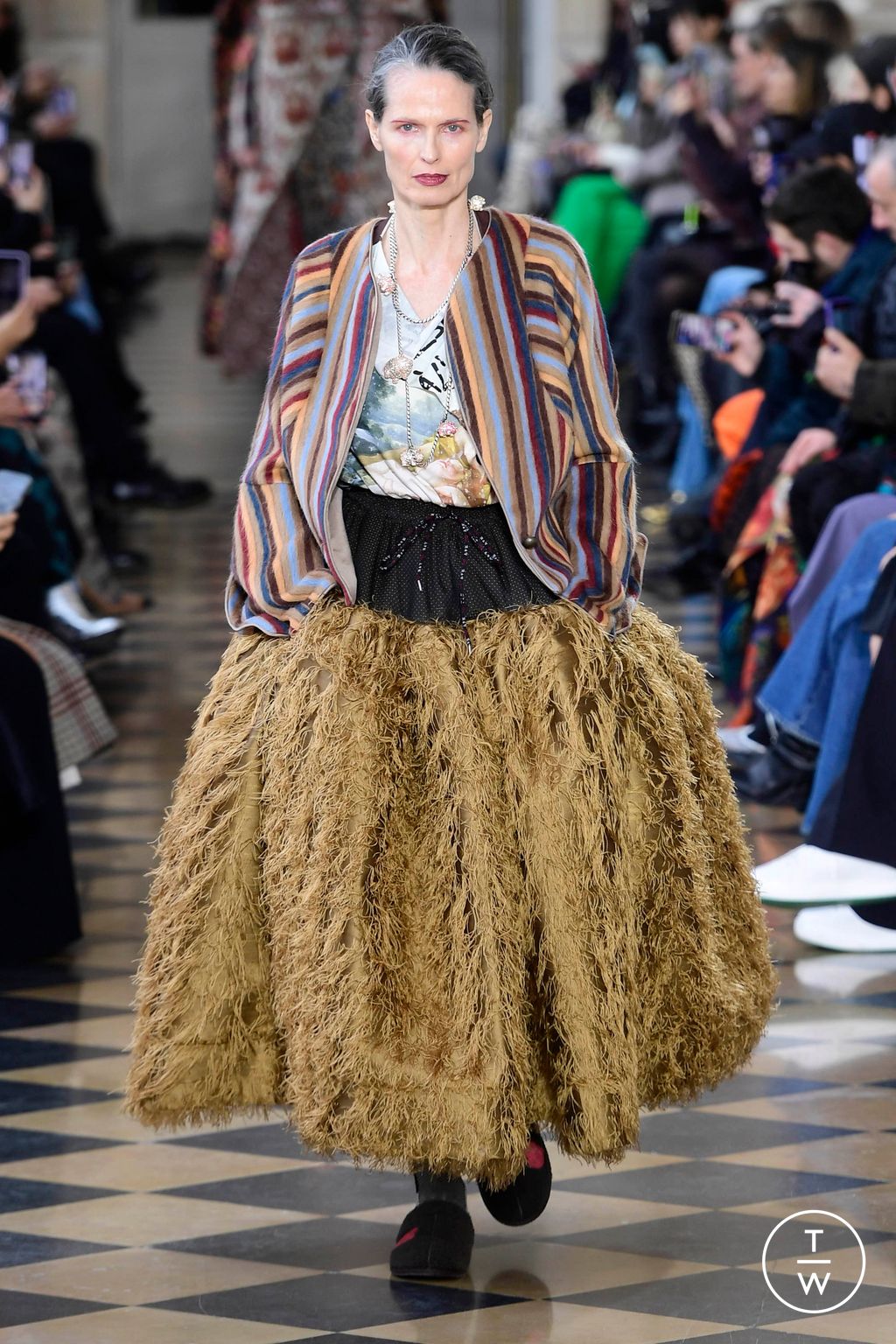 Fashion Week Paris Fall/Winter 2023 look 11 de la collection Andreas Kronthaler for Vivienne Westwood womenswear
