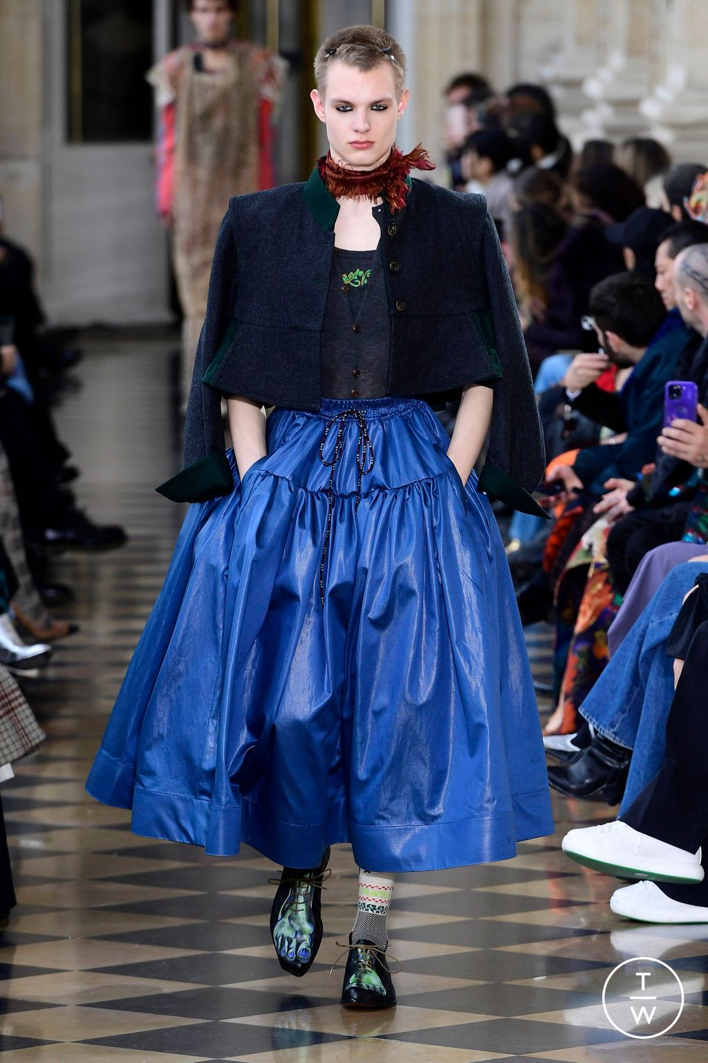 Fashion Week Paris Fall/Winter 2023 look 15 from the Andreas Kronthaler for Vivienne Westwood collection womenswear