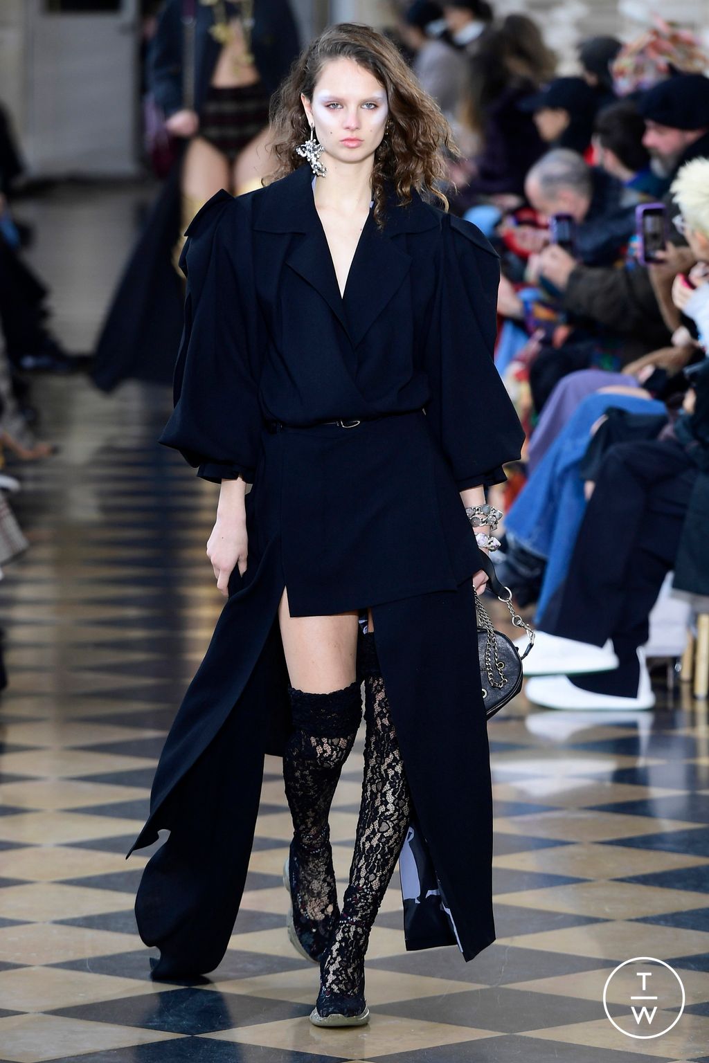 Fashion Week Paris Fall/Winter 2023 look 35 from the Andreas Kronthaler for Vivienne Westwood collection womenswear