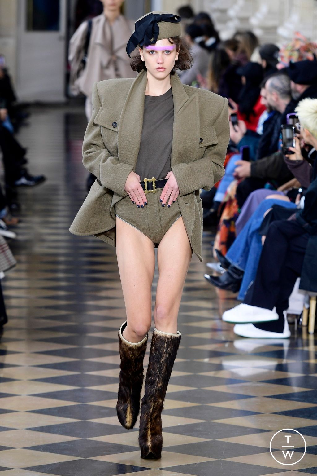 Fashion Week Paris Fall/Winter 2023 look 45 from the Andreas Kronthaler for Vivienne Westwood collection womenswear