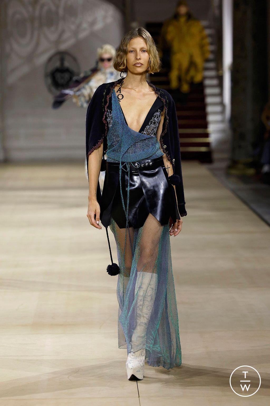 Fashion Week Paris Fall/Winter 2025 look 19 from the Andreas Kronthaler for Vivienne Westwood collection womenswear