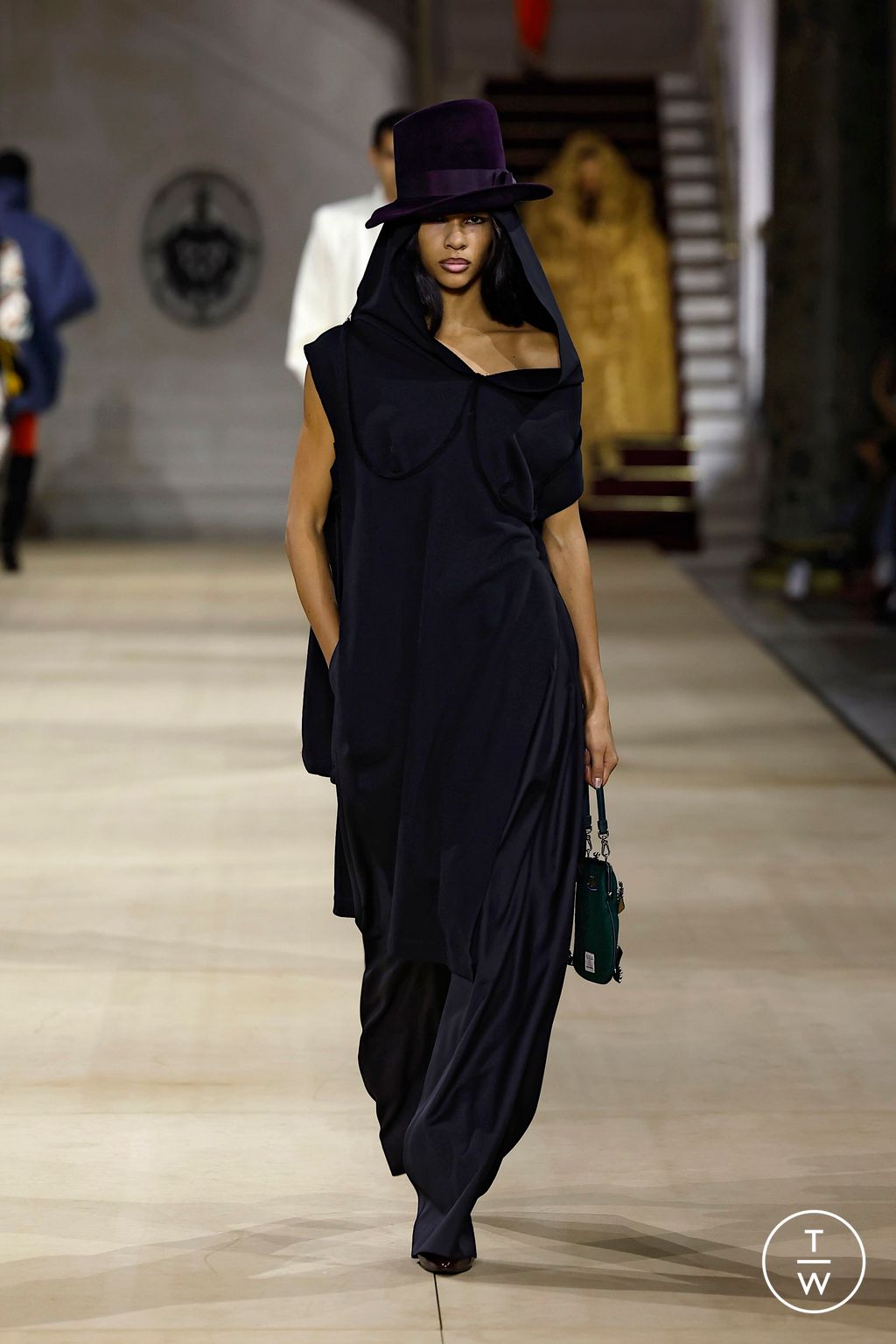 Fashion Week Paris Fall/Winter 2025 look 48 from the Andreas Kronthaler for Vivienne Westwood collection womenswear