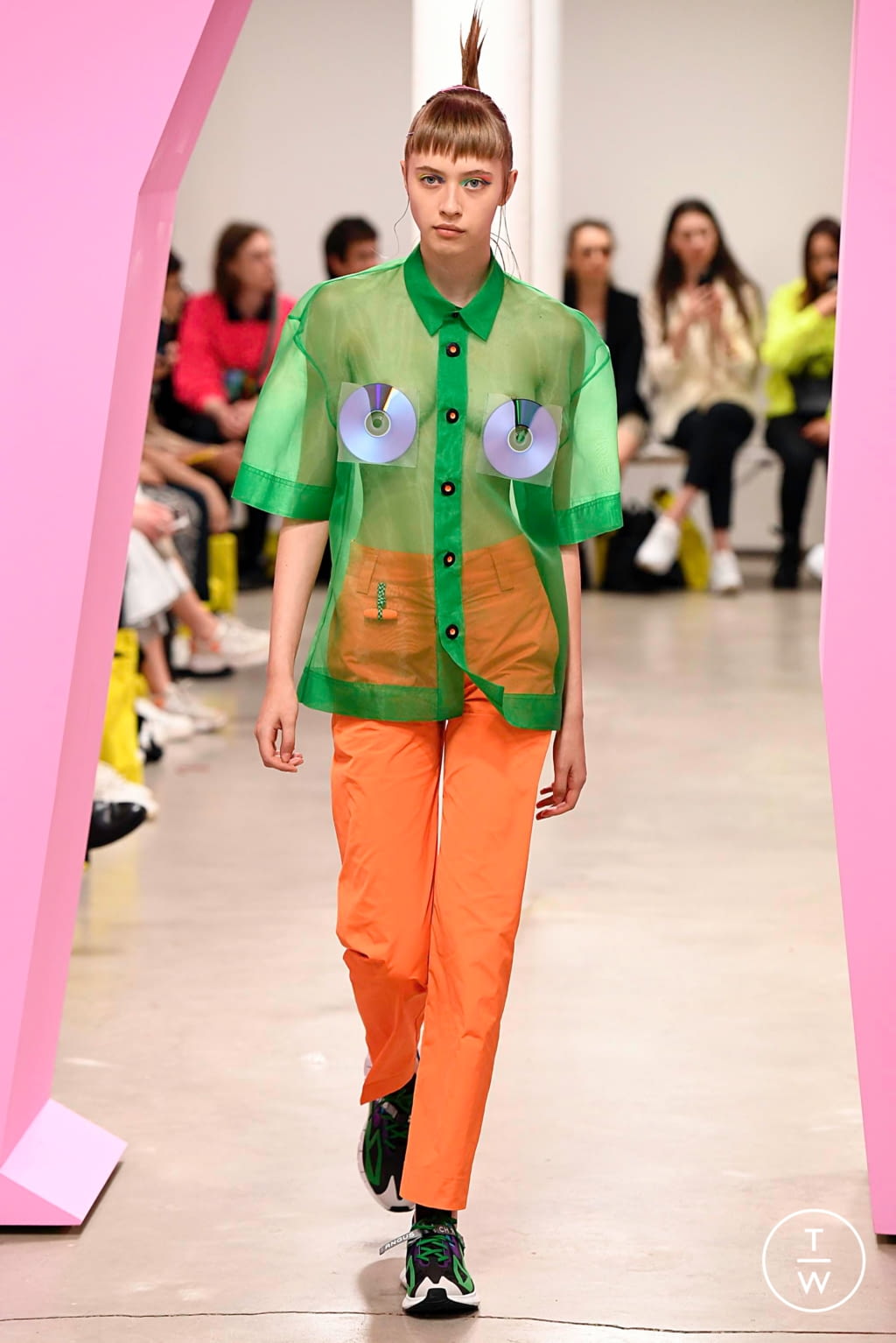 Fashion Week Paris Spring/Summer 2020 look 2 de la collection Angus Chiang menswear