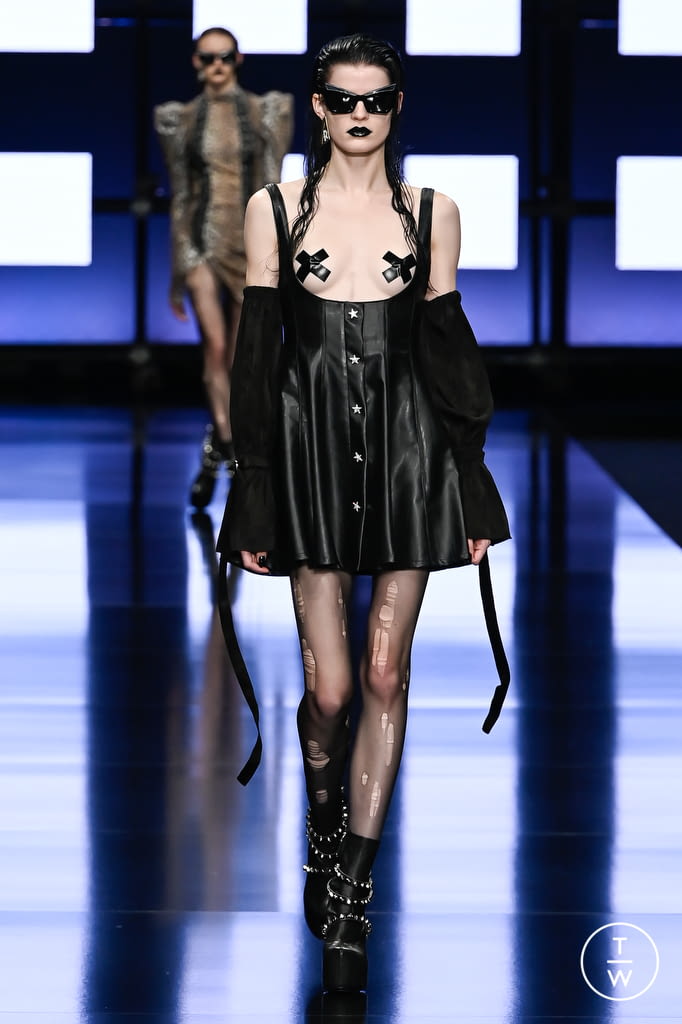 Fashion Week Milan Fall/Winter 2022 look 22 de la collection Aniye Records womenswear