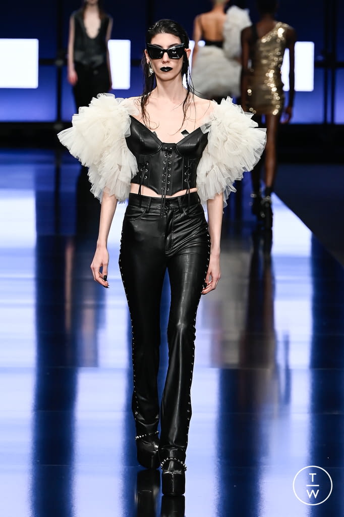 Fashion Week Milan Fall/Winter 2022 look 41 de la collection Aniye Records womenswear